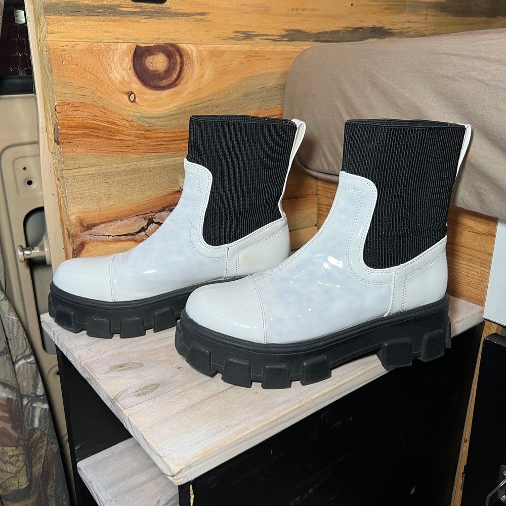 Circus NY Womens 7.5 Davina Platform Boots White Black Sock Ankle Lug Sole‎ Goth